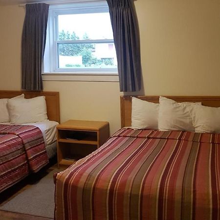 Queens Arms Inn Charlottetown Bagian luar foto