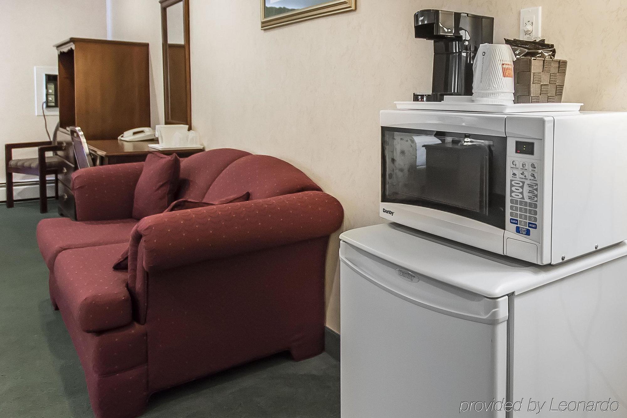 Queens Arms Inn Charlottetown Bagian luar foto