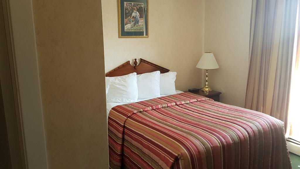 Queens Arms Inn Charlottetown Bagian luar foto