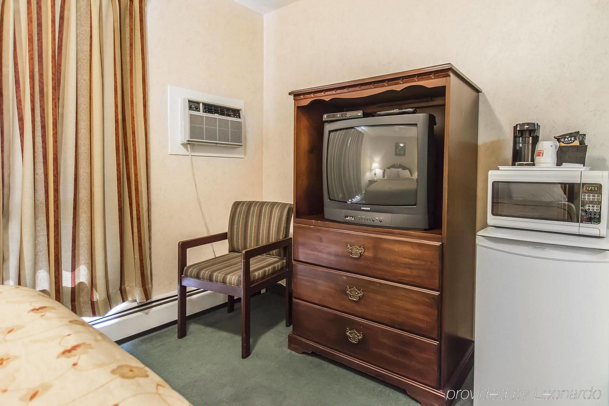 Queens Arms Inn Charlottetown Bagian luar foto