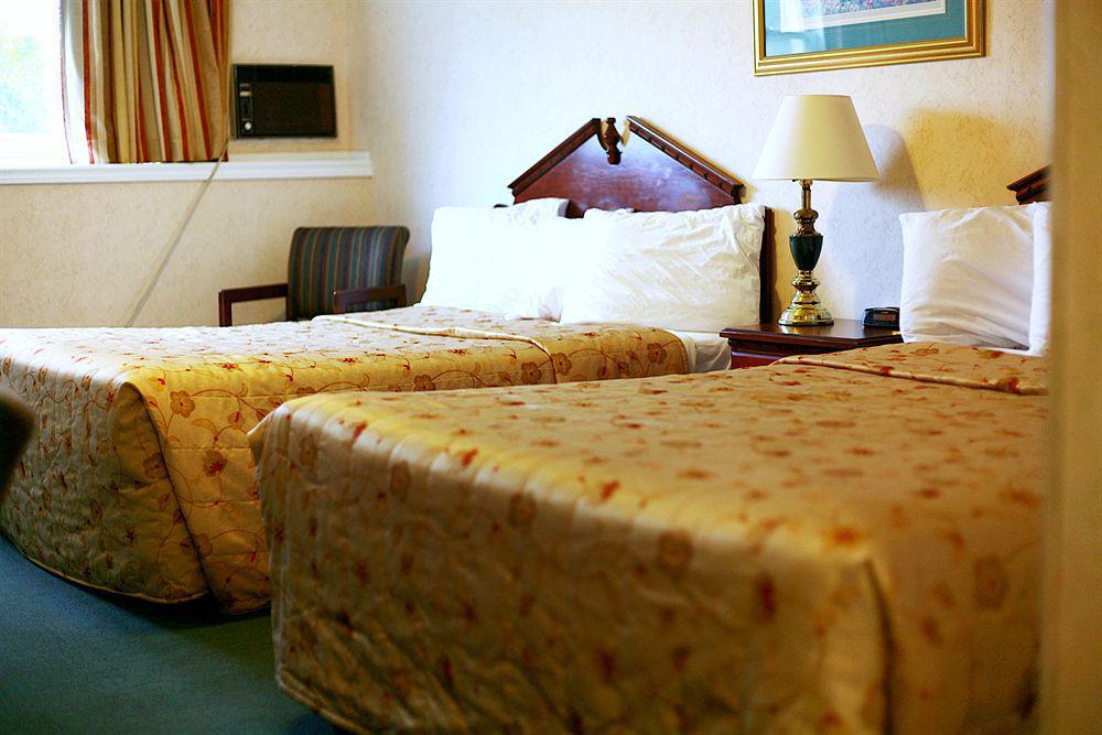 Queens Arms Inn Charlottetown Bagian luar foto